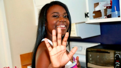 Glamour floozy at interracial video